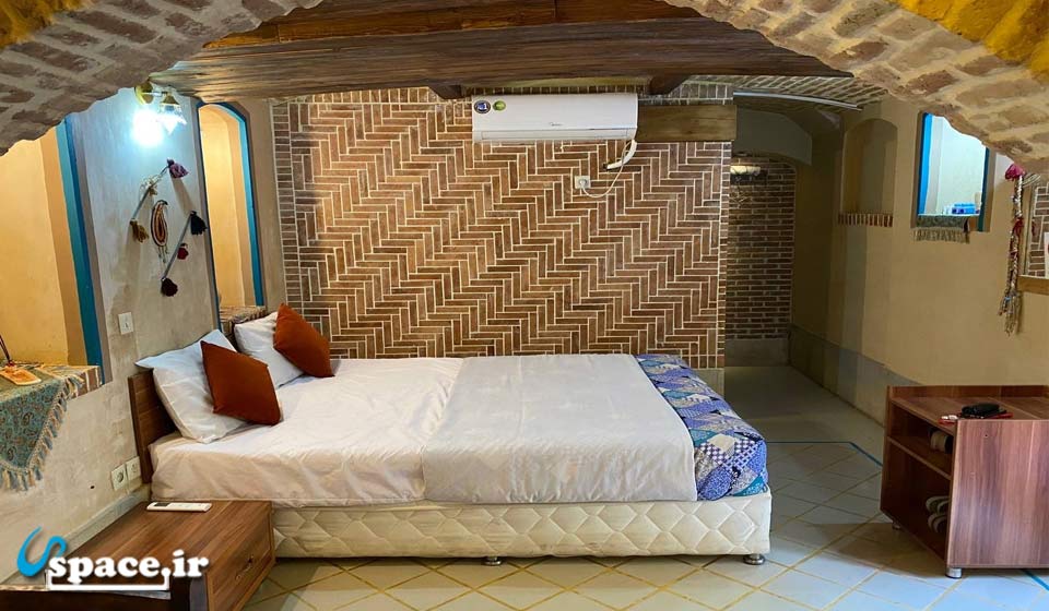 اتاق ۵ تخته شاهنشین خانه سنتی ماه منیر- شیراز